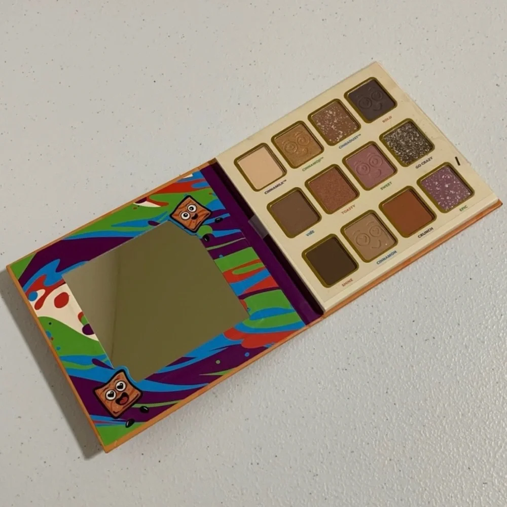 Taste Beauty x Cinnamon Toast Crunch Eyeshadow Palette & Cosmetic Brush Set-New